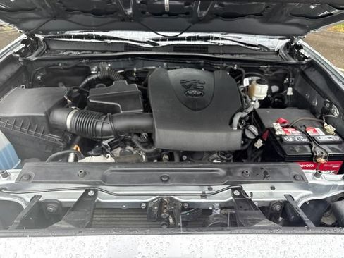 Used 2023 Toyota Tacoma SR5 AWD/4WD image 26