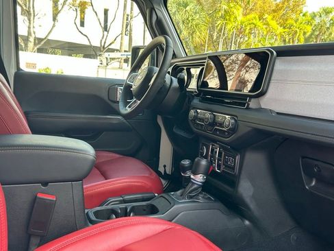 Certified 2024 Jeep Wrangler Sahara image 35