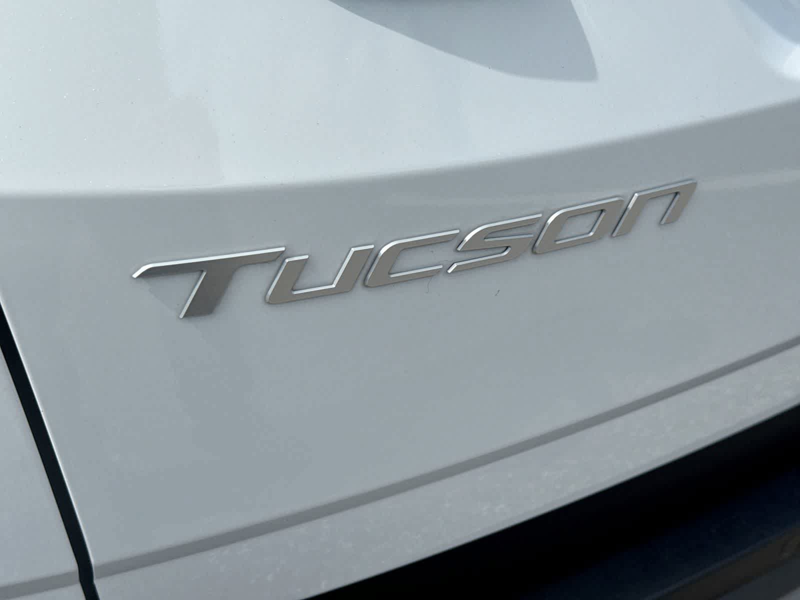 Used 2025 Hyundai Tucson Limited FWD image 19