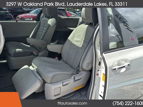 Used 2014 Toyota Sienna Limited w/ Limited Premium Package image 28