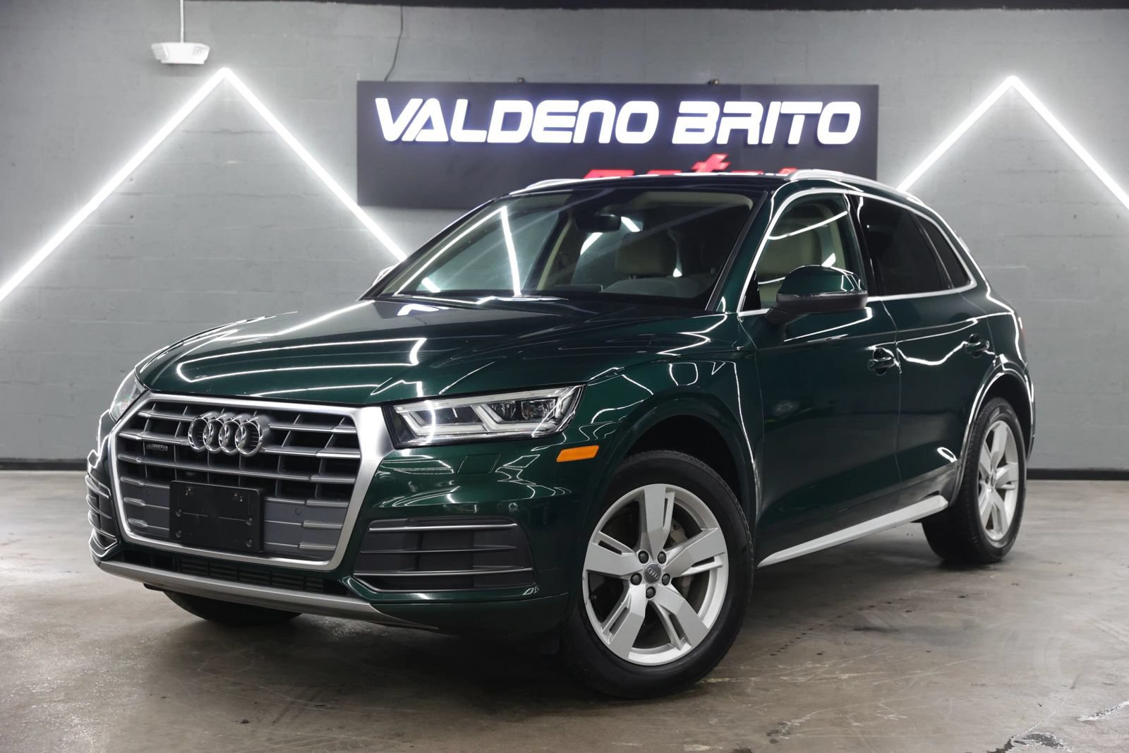 Used 2018 Audi Q5 2.0T Premium Plus w/ Premium Plus Package AWD/4WD image 1