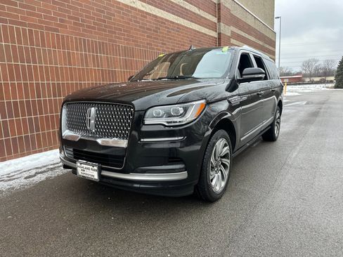 Used 2023 Lincoln Navigator L 4WD image 4