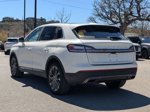 Used 2022 Lincoln Nautilus Reserve image 5