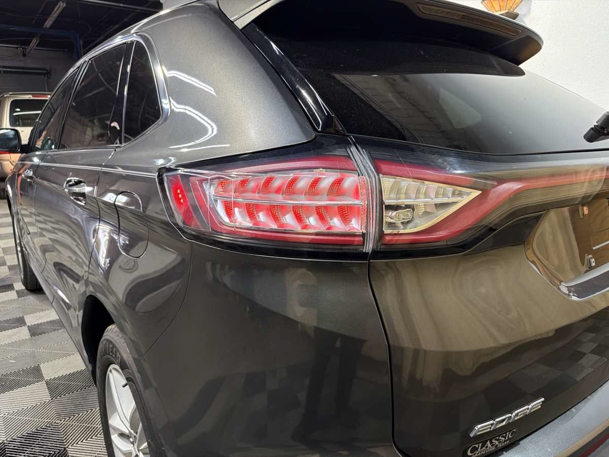 Used 2017 Ford Edge SEL w/ Equipment Group 201A FWD image 9