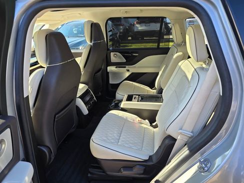 Used 2023 Lincoln Aviator Black Label w/ Dynamic Handling Package image 50