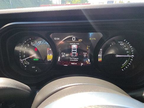 Used 2024 Jeep Wrangler High Altitude AWD/4WD image 16