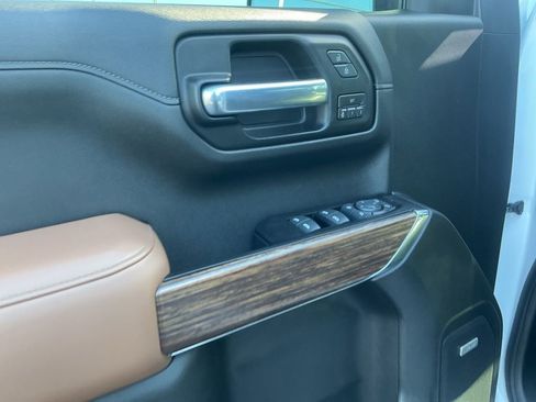 Used 2019 Chevrolet Silverado 1500 High Country w/ Technology Package image 10