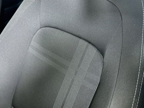 Used 2023 Hyundai Venue SEL FWD image 18