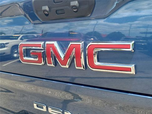 Used 2025 GMC Sierra 1500 Denali w/ Denali Reserve Package AWD/4WD image 7