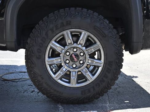 Used 2025 GMC Sierra 1500 AT4X AWD/4WD image 30