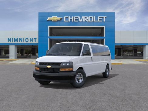New 2025 Chevrolet Express 3500 LS image 8