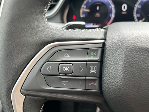 New 2025 Jeep Grand Cherokee Altitude image 41