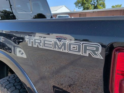 Used 2022 Ford F250 Lariat w/ Tremor Off-Road Package AWD/4WD image 39