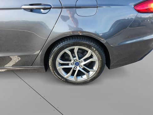 Used 2019 Ford Fusion Titanium FWD image 14