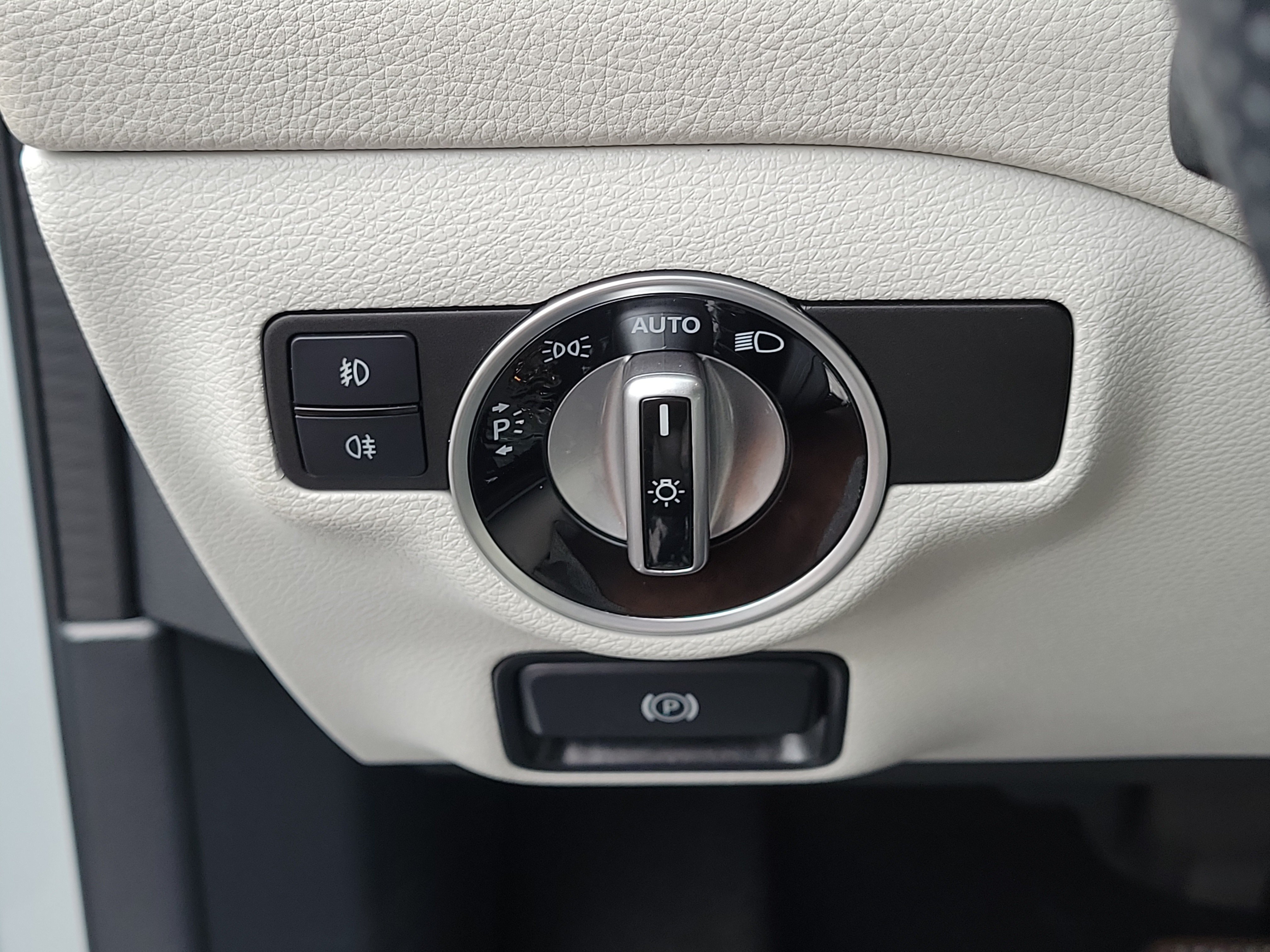 Used 2019 Mercedes-Benz GLA 250 image 32