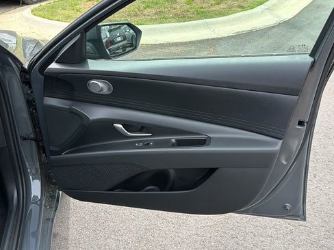 New 2026 Hyundai Elantra SE FWD image 15
