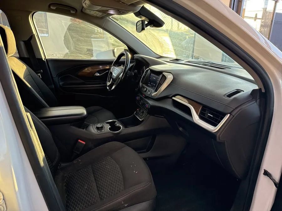 Used 2020 GMC Terrain SLE w/ Driver Convenience Package FWD image 20