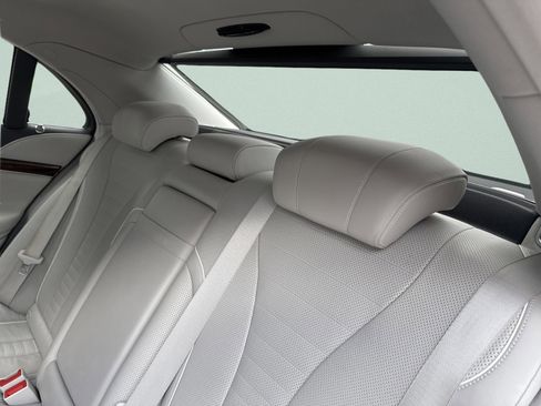 Used 2015 Mercedes-Benz S 550 Sedan image 23