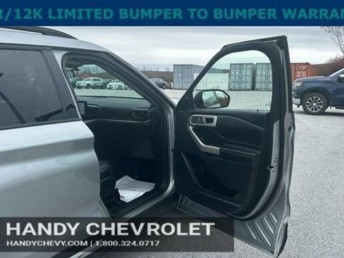 Used 2022 Ford Explorer XLT w/ Equipment Group 202A image 50