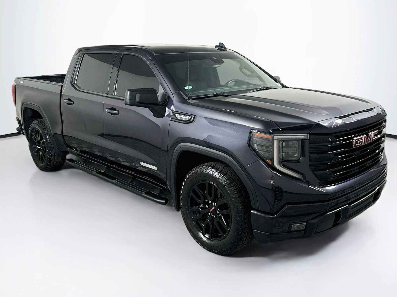 Used 2022 GMC Sierra 1500 Elevation w/ X31 Off-Road Package AWD/4WD image 7