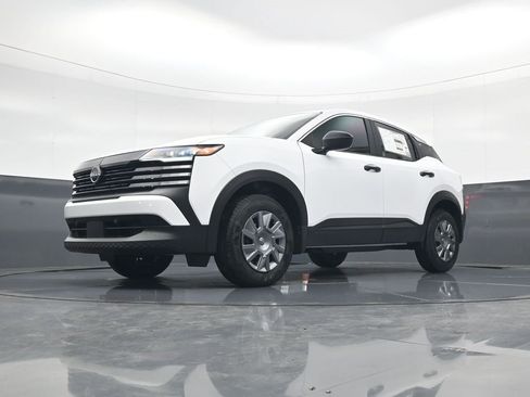 New 2026 Nissan Kicks S image 17