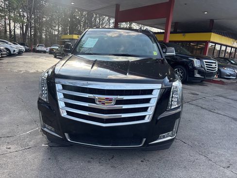 Used 2017 Cadillac Escalade ESV Premium Luxury image 3