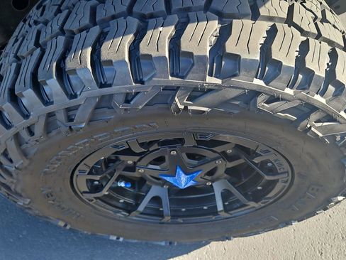 Used 2016 Jeep Wrangler Unlimited Rubicon w/ Connectivity Group AWD/4WD image 2