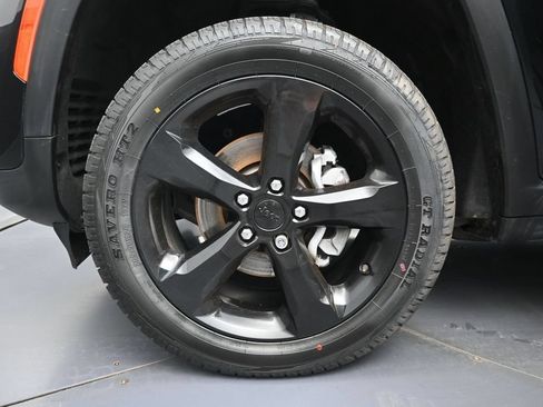 Used 2023 Jeep Grand Cherokee Altitude AWD/4WD image 41