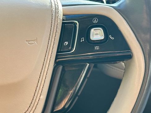Used 2020 Lincoln Aviator Reserve w/ Elements Package Plus AWD/4WD image 30