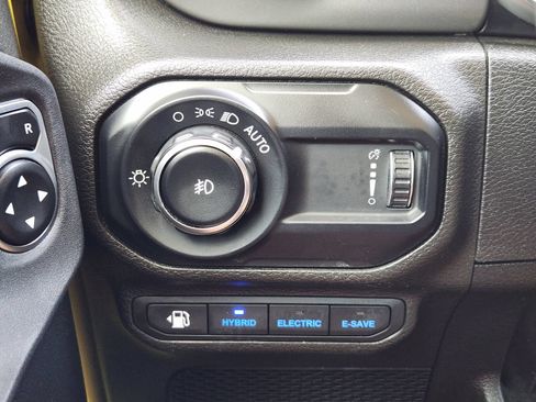 Used 2023 Jeep Wrangler Unlimited w/ Cold Weather Group AWD/4WD image 31