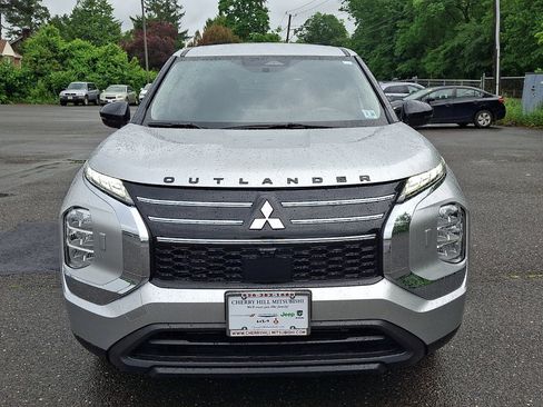 Used 2025 Mitsubishi Outlander ES AWD/4WD image 8