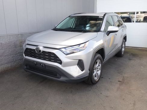 Certified 2025 Toyota RAV4 XLE AWD/4WD image 1