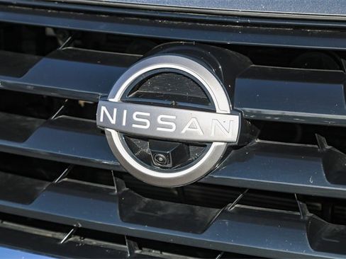 Used 2022 Nissan Armada SL w/ Captain's Chairs Package image 6