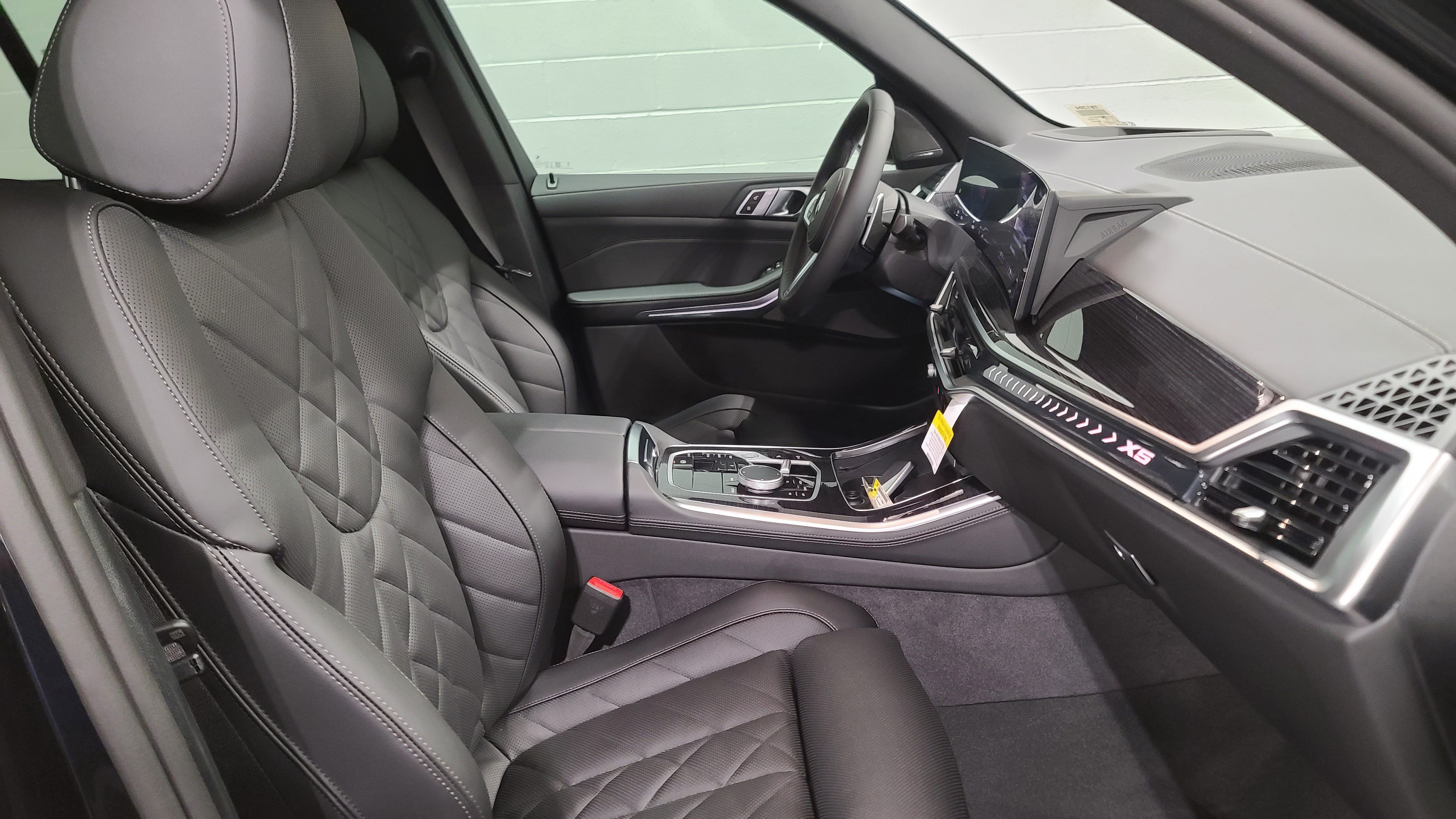 Used 2026 BMW X5 sDrive40i w/ M Sport Package RWD image 24