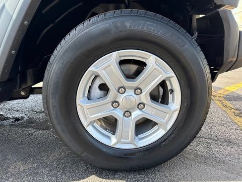 Used 2021 Jeep Wrangler Unlimited Sport AWD/4WD image 28