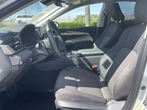Used 2025 Toyota Camry LE w/ Convenience Package FWD image 18