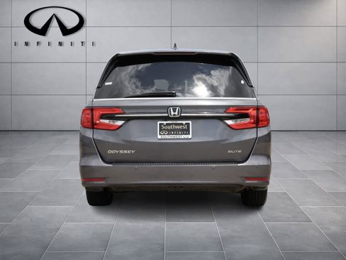 Used 2023 Honda Odyssey Elite image 6