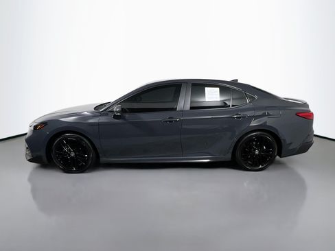 Used 2025 Toyota Camry SE FWD image 9