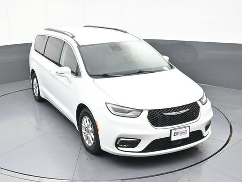 Used 2022 Chrysler Pacifica Touring-L FWD image 63