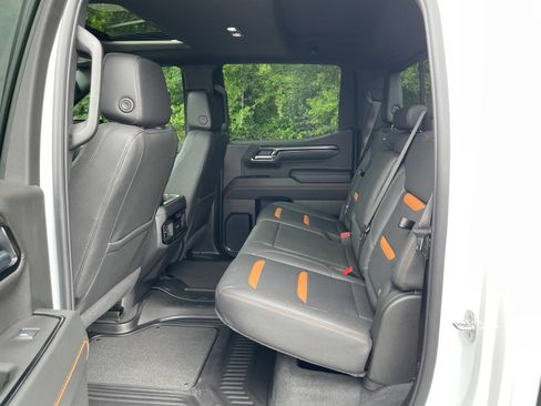 Used 2025 GMC Sierra 1500 AT4 w/ AT4 Premium Package AWD/4WD image 37