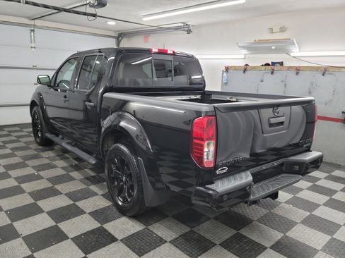 Used 2021 Nissan Frontier SV w/ Midnight Edition Floor Mats image 2
