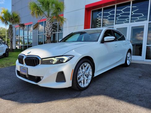 Used 2025 BMW 330i Sedan RWD image 1