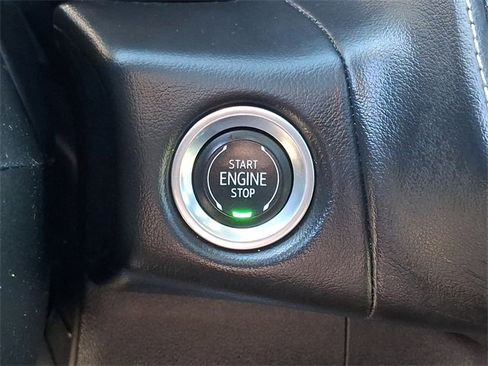 Used 2021 GMC Yukon SLT w/ SLT Luxury Plus Package image 25