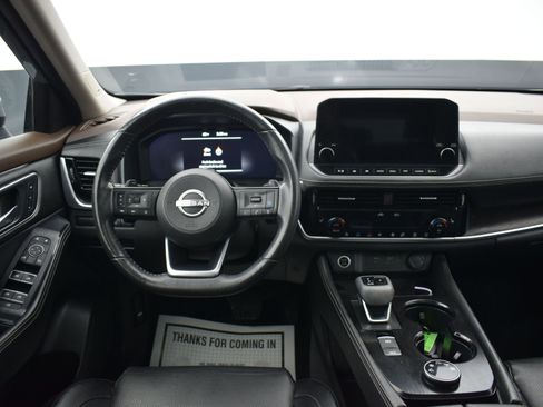 Used 2022 Nissan Rogue Platinum w/ Head-Up Display Package image 17