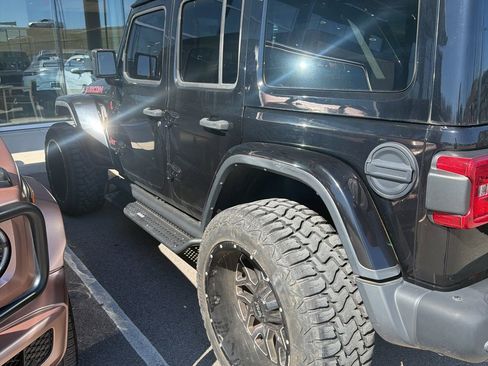 Used 2018 Jeep Wrangler Unlimited Rubicon image 13