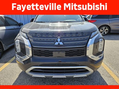 Used 2024 Mitsubishi Outlander SE image 4