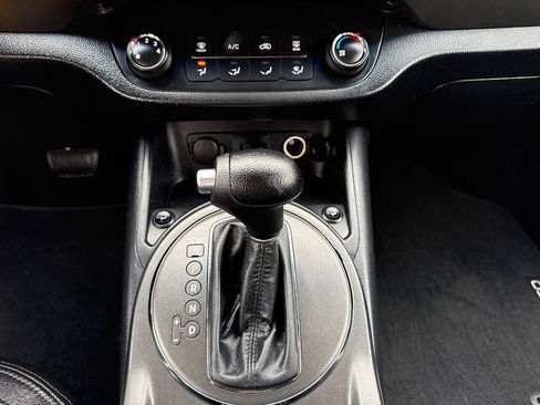 Used 2011 Kia Sportage LX w/ Navigation Pkg image 22