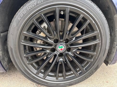 Used 2017 Alfa Romeo Giulia Ti w/ TI Lusso Light Wood Package image 46