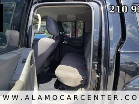Used 2012 Nissan Frontier SV AWD/4WD image 28