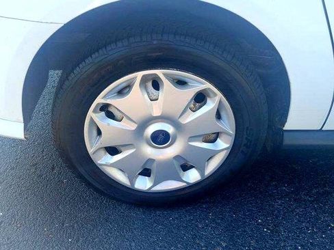 Used 2017 Ford Transit Connect XLT image 5